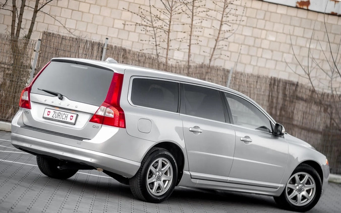 Volvo V70 cena 27900 przebieg: 276326, rok produkcji 2011 z Radom małe 631